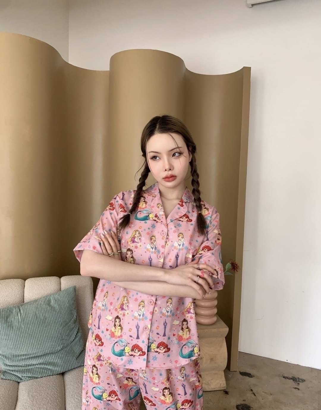 ✨✨𝑁𝑒𝑤 𝐶𝑜𝑙𝑙𝑒𝑐𝑡𝑖𝑜𝑛 ✨✨ บอกก่อนเลยว่าชุดนอน "เนื้อผ้าดีมีชัยไปกว่าครึ่ง" ทางร้าน คำนึงถึง "เนื้อผ้า" เป็น อ