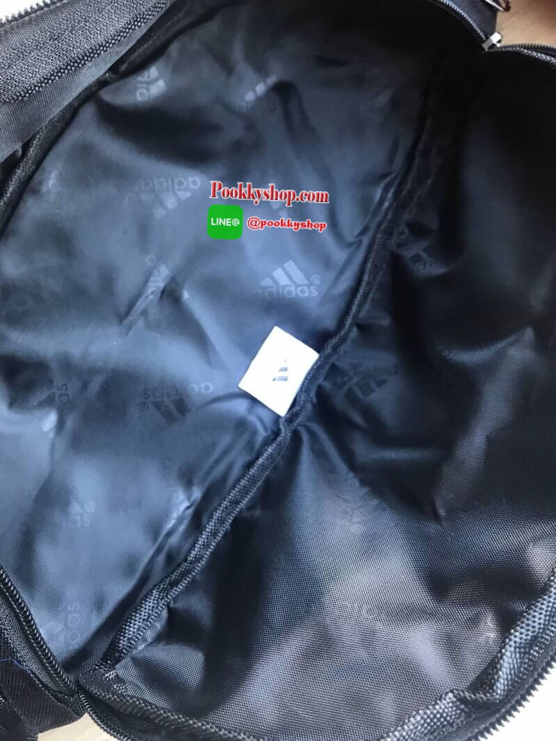 Adidas Classic waist bag กระเป๋าสไตล์คาดอกหรือคาดเอว วัสดุผ้าแคนวาส ด้านหน้ามี2ช่องซิปใส่ของจุกจิก ช่องหลักสามารถใส่กระเป๋าสตางค์ยาวได้ ภายในบุผ้าสกรีนโลโก้ มีช่องซิปหลังเพิ่มอีก1ช่อง พกพาได้สะดวก ความยาวสายปรับฟรีไซส์ ใช้ได้กับทุกเพศเลยคร้า!!