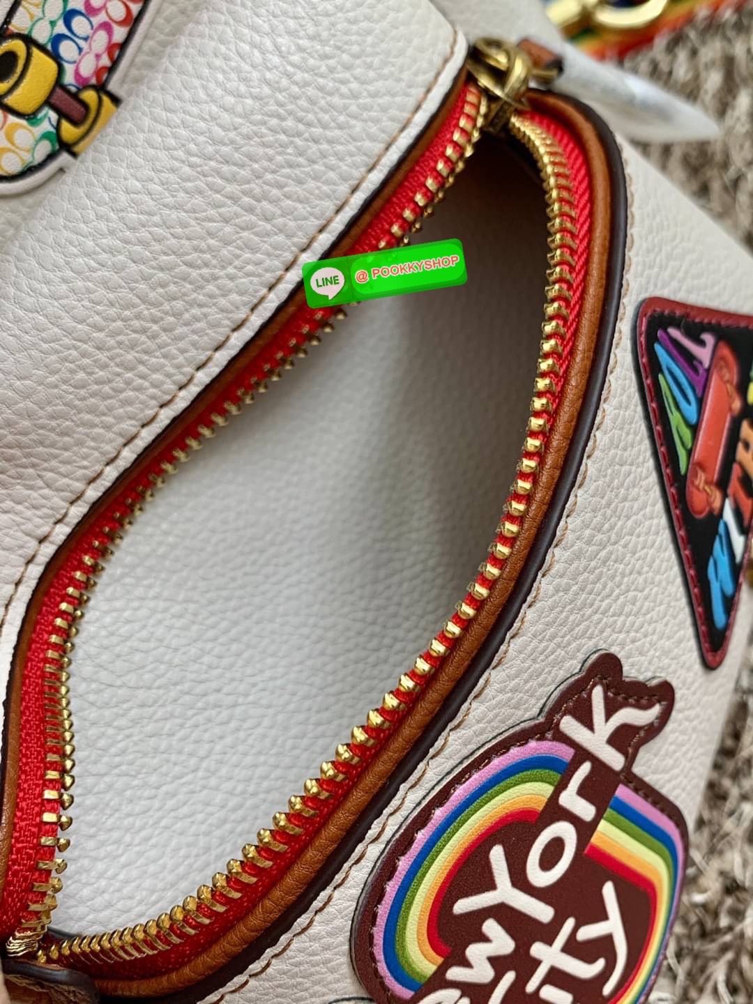 COACH CHARER BACKPACK WITH PATCHES ((CA137)) 🌈หลงรักเธอมากมาย เอาอะไรมาแลกก็ไม่ยอมจ้า🥱 ❣️กระเป๋าสะพายแบบมรหูหิ้ว วัสดุหนังแท้อย่างดี ลายหนังสวยมากๆ ละมุนมือมากๆค่ะ ❣️รุ่นนี้สามารถสะพายแบบเป้ได้//สะพายเฉียงด้านหลังได้//คาดมาด้