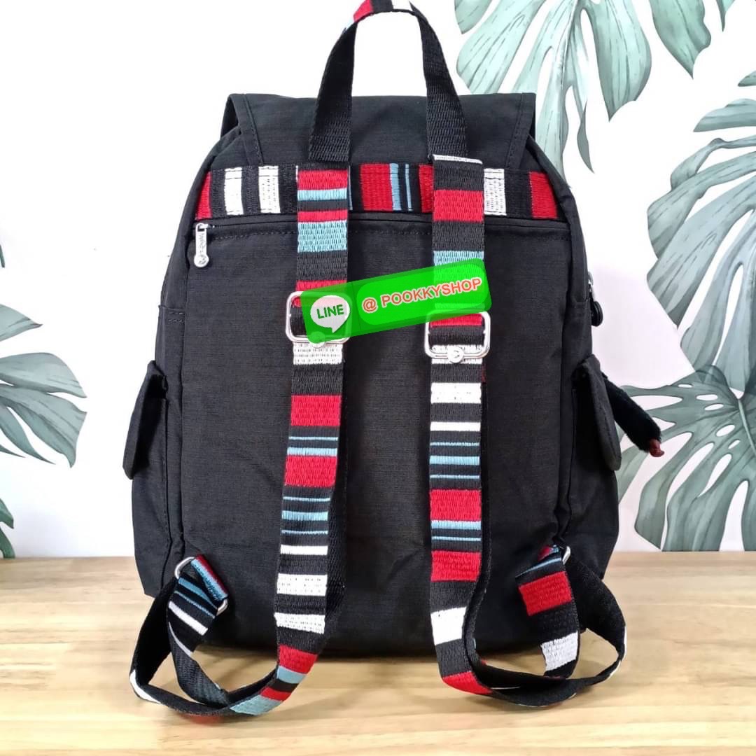 Kipling City Pack Medium Backpack กระเป๋าเป้ Kipling ขนาดกลาง วัสดุ Polyester 100% มีหูหิ้วด้านบน -ด้านหลัง มีซิปหลัง 1ช่องลึก -ด้านข้างมีช่องใส่ของเล็กน้อยทั้ง 2 ด้าน เปิด-ปิด ด้วยกระดุมแม่เหล็ก -ด้านหน้ามีช่องซิปใส่ของแยก 1 ช่อง และ ช่องปรับขนาดด้วยสายล