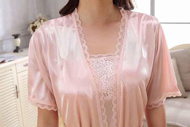 เซ็ทชุดคลุม ชุดนอน คุณหนู สีชมพู ชุดคลุม+ สายเดี่ยว แต่งลูกไม้ปัก สวยหรูมากๆคะ