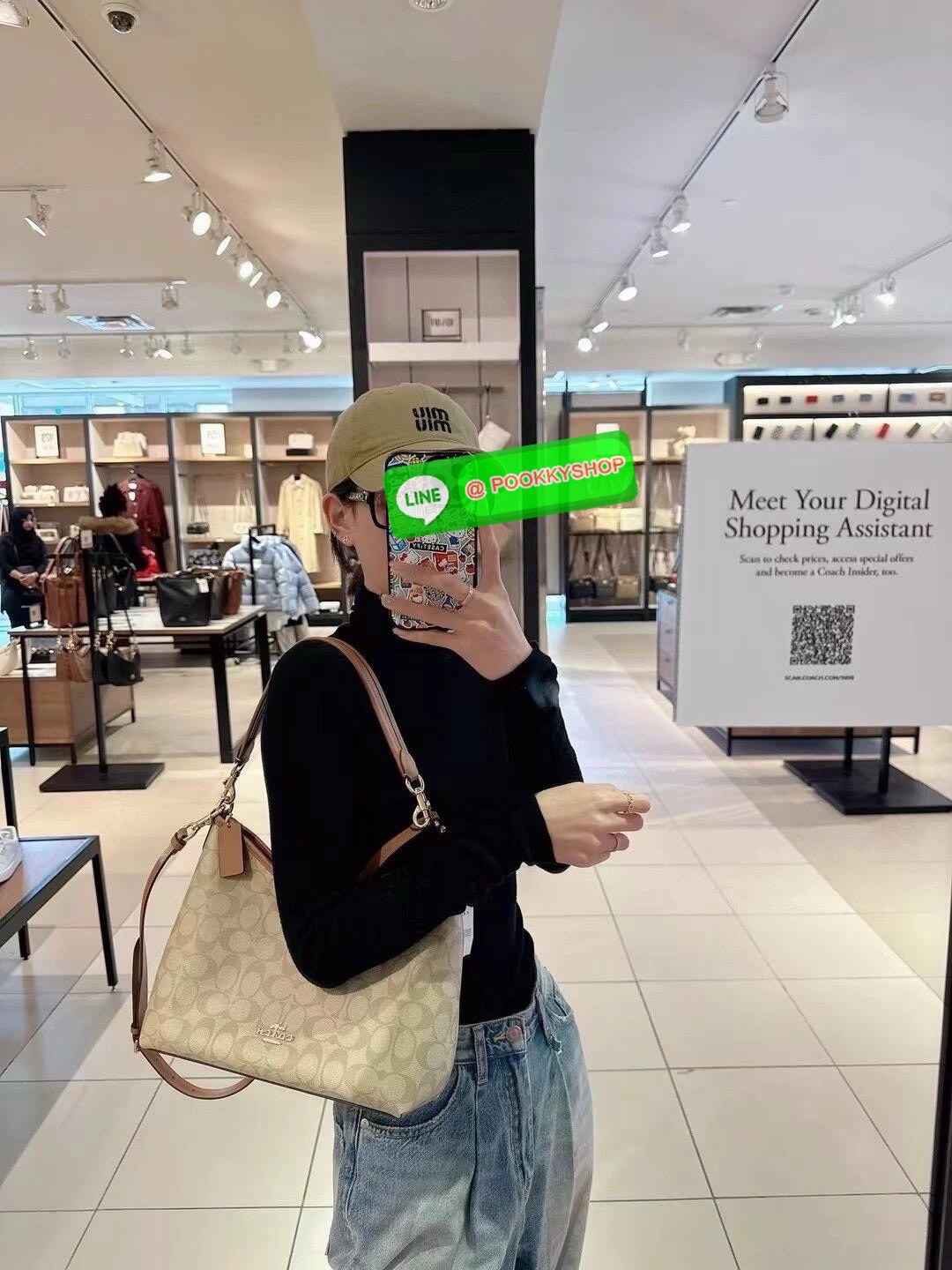 Coach Laurel Shoulder Bag Black CR148 🔖กระเป๋าสะพายข้าง/ไหล่ ทรง hobo สวยทันสมัยไม่มีเอาท์ 🔖วัสดุ : pebble leather 🔖เปิด - ปิด แบบซิปบน ภายในช่องโล่งกว้าง มีช่องรับแยกสองช่องมีซิปหนึ่งช่อง จุของได้เยอะ