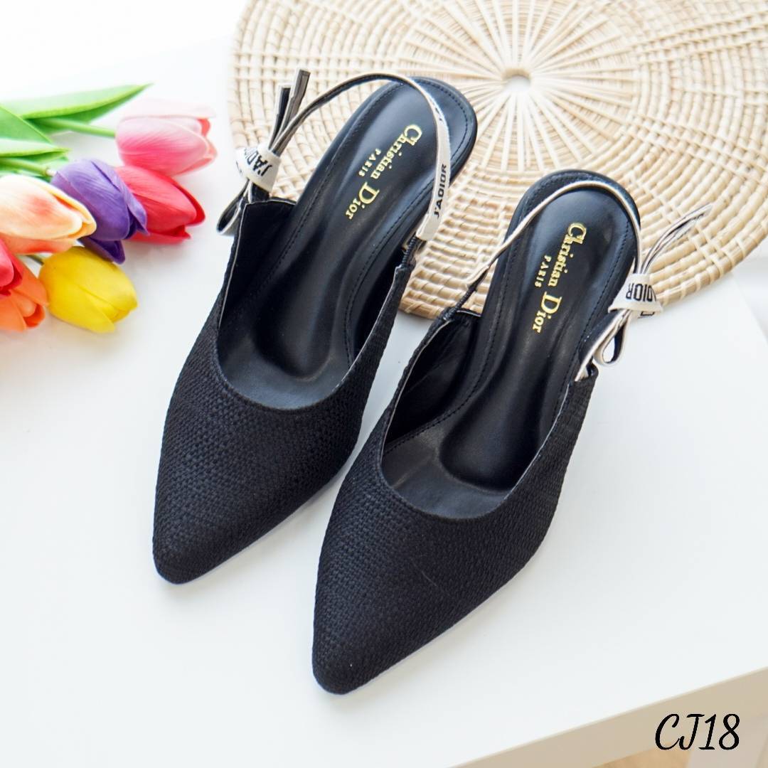 พร้อมส่ง แบบมาใหม่ งานชนช้อปเลย รองเท้าคัทชูส้นสูง3นิ้ว ทรงหัวแหลม งานรัดส้นหลัง ตามต้นฉบับแบรนด์ ตกแต่งด้วยโบว์ด้านข้าง งานทรงสวย เก็บหน้าเท้าดี งานนิ่ม ใส่สบายจ้า