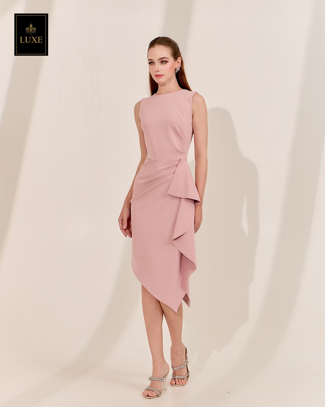 เดรสแฟชั่น เดรสเสื้อคอกลมแขนกุด กระโปรงทรงสอบ แต่งระบายข้าง ปลายเฉลียง