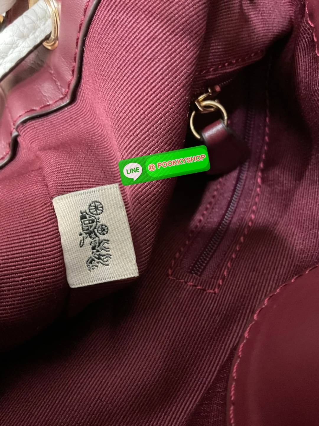 New arrival! 🌈น้องใหม่ล่าสุด สวยหรู ดูดีมากๆค่ะ! COACH DEMPSEY DRAWSTRING BUCKET BAG ((C4100//C4102)) พร้อมส่งที่ไทยค่ะ! กระเป๋าทรงขนมจีบ หนังแท้นิ่มสวยมากๆค่ะ จุดเด่นด้านหน้าปั้มโลโก้แบรนด์ ปากกระเป๋าแบบหูรูดใช้งานง่าย ภายในสามารถใส่ของจำเป็นในชี