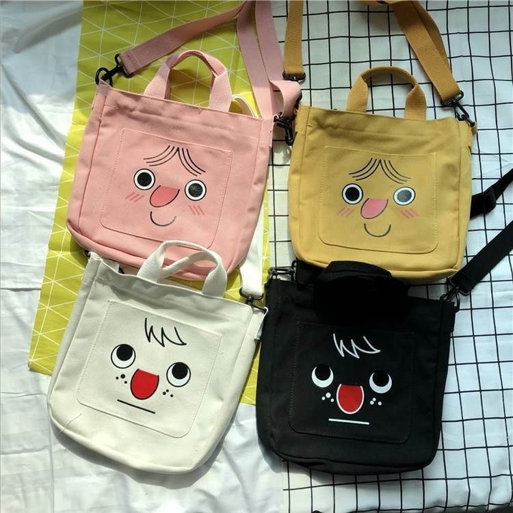 รุ่นใหม่ พร้อมส่ง!!!!!!!! Monna bag น้องมอนน่า จมูกแดงโตๆ มีหน้าม้า มี4สีให้เลือกสดใสกันไปป ได้ทั้งถือและสะพายเลย ใส่ของได้เพียบ เน้นๆ