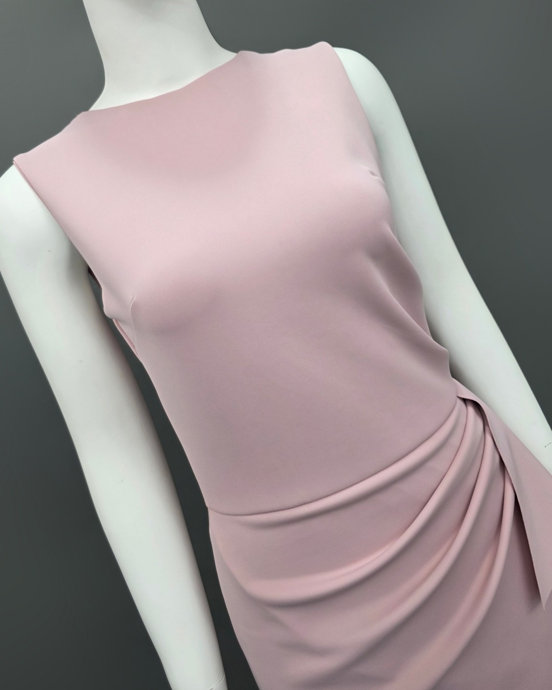 เดรสแฟชั่น เดรสเสื้อคอกลมแขนกุด กระโปรงทรงสอบ แต่งระบายข้าง ปลายเฉลียง