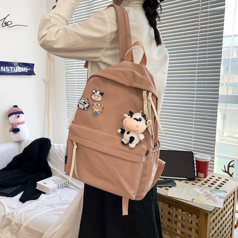 รุ่นใหม่ พร้อมส่ง!!!!!!! Angus backpack ต้อนรับปีวัวกับเป้น้องวัวแองกัส รุ่นนี้แถมฟรี! เข็มกลัด3ชิ้นตามภาพ และพวงกุญแจตุ๊กตาวัวทุกใบ