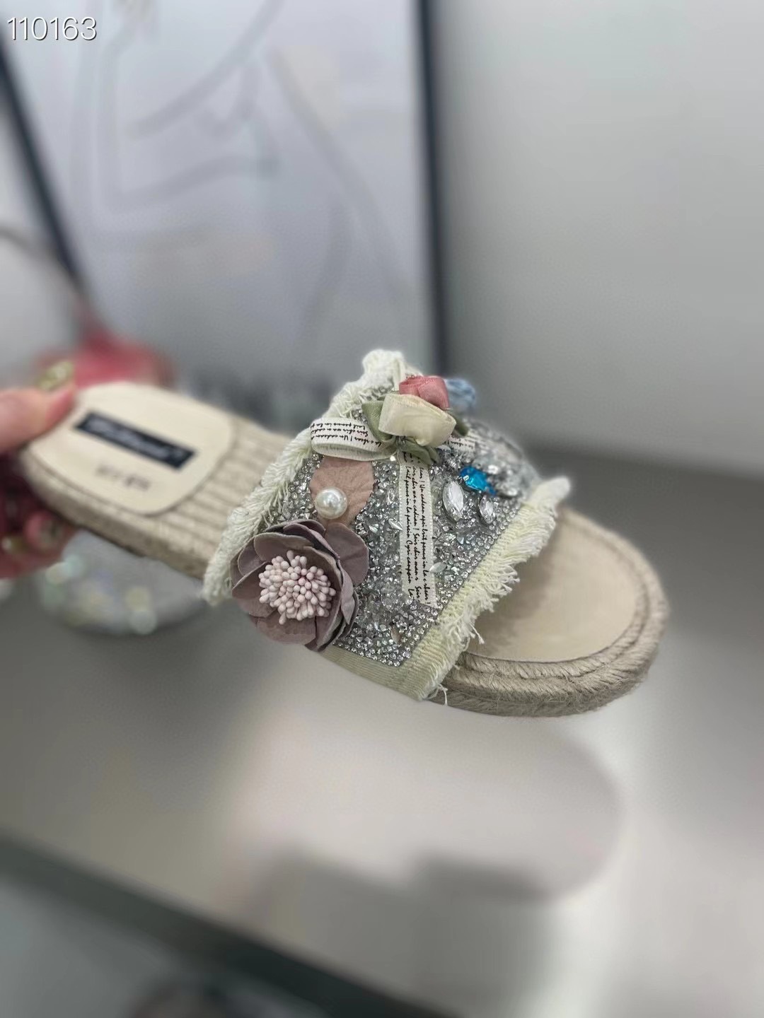 Shoe slip on รองเท้าแตะ 🌺🌼🌸งานสวยมาใหม่ รุ่นนี้ใส่สบาย ใส่แมตช์กับชุดง่าย สาวๆควรมีค่า💖