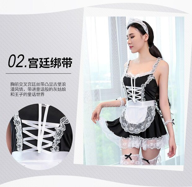 ชุดคอสเพลย์ ชุดแฟนซี สาวใช้เซ็กซี่ ชุดMaidสาวเซ็กซี่ สีดำ แต่งริบบิ้นกลางอก เล่นลูกไม้ชายกระโปรงและขอบเสื้อ ช่วงกระโปรง มีผ้ากันเปิ้อนติดกับตัวกระโปรง ในชุดมาพร้อมที่คาดผมแต่งระบายลูกไม้ และปลอกข้อมือ ลูกไม้ แต่งริบบิ้น2ข้าง