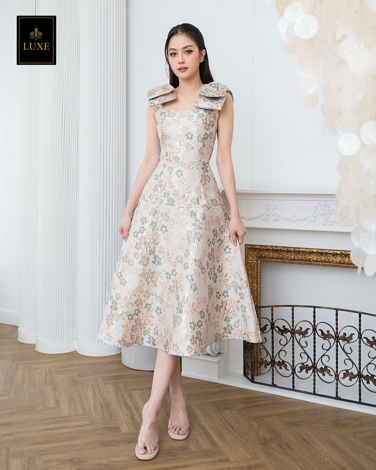 เดรสแฟชั่น เดรสเสื้อกล้ามแขนกุด กระโปรงบาน