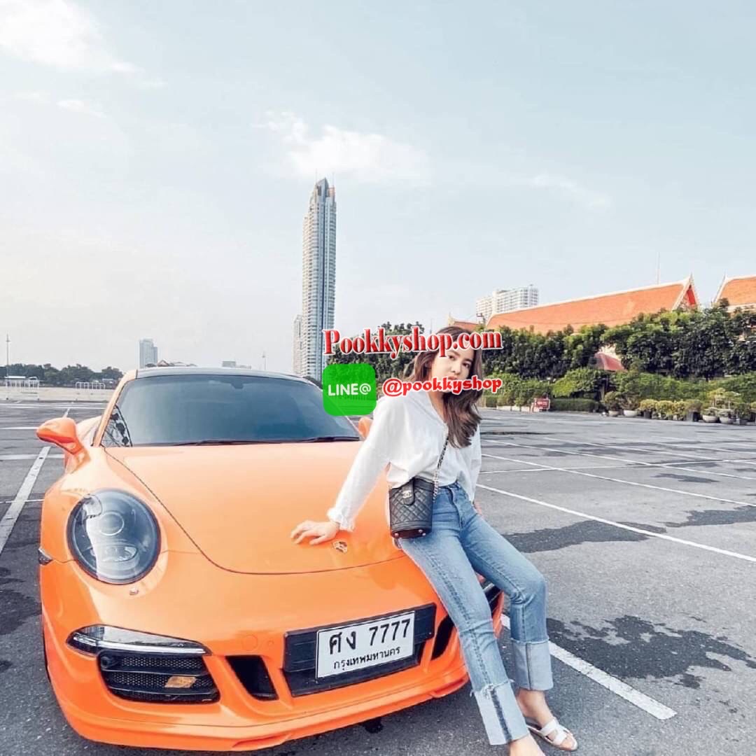 CHANEL VIP GIFT CROSSBODY BAG งาน CHANEL VIP GIFT ของแท้ 100% จากเคาเตอร์แบรนด์ CHANEL ทรงสวย ขนาดกำลังดี วัสดุหนัง CAVIER PU เปิดปิดด้วยกระดุมหน้าแบบบิดปลอดภัยหายห่วง ด้านในมีซิปอีกชั้น อะไหล่ทอง หัวซิปปั้มแบรนด์ ด้านในใส่โทรศัพท์ได้ทุกรุ่น พร้อมของจุกจิ