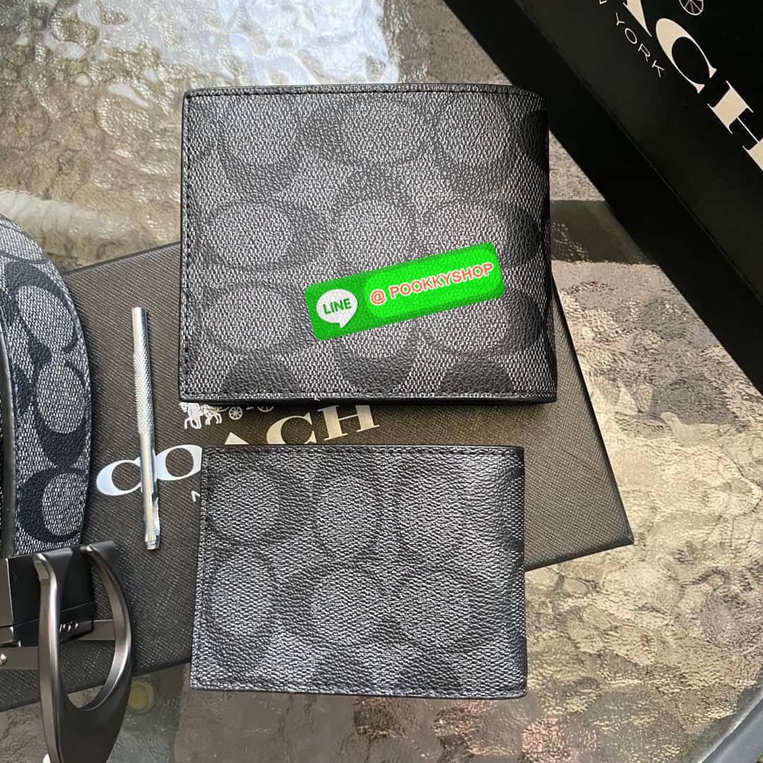 COACH Short Wallet with Belt Set Signature เซทสุดคุ้มค่ะได้ทั้งเข็มขัดและกระเป๋าสตางค์แบบพับ 2 ตอนมีช่องใส่รูปใส่บัตรใส่ธนบัตรแยกเป็นสัดส่วนเหมือนกระเป๋าสตางค์ใบยาวคุณภาพดีตามแบบฉบับของแบรนด์ มาในกล่องแบรนด์สามารถมอบเป็นของขวัญได้ ไอเท็ม Must Have ใครไม่ท