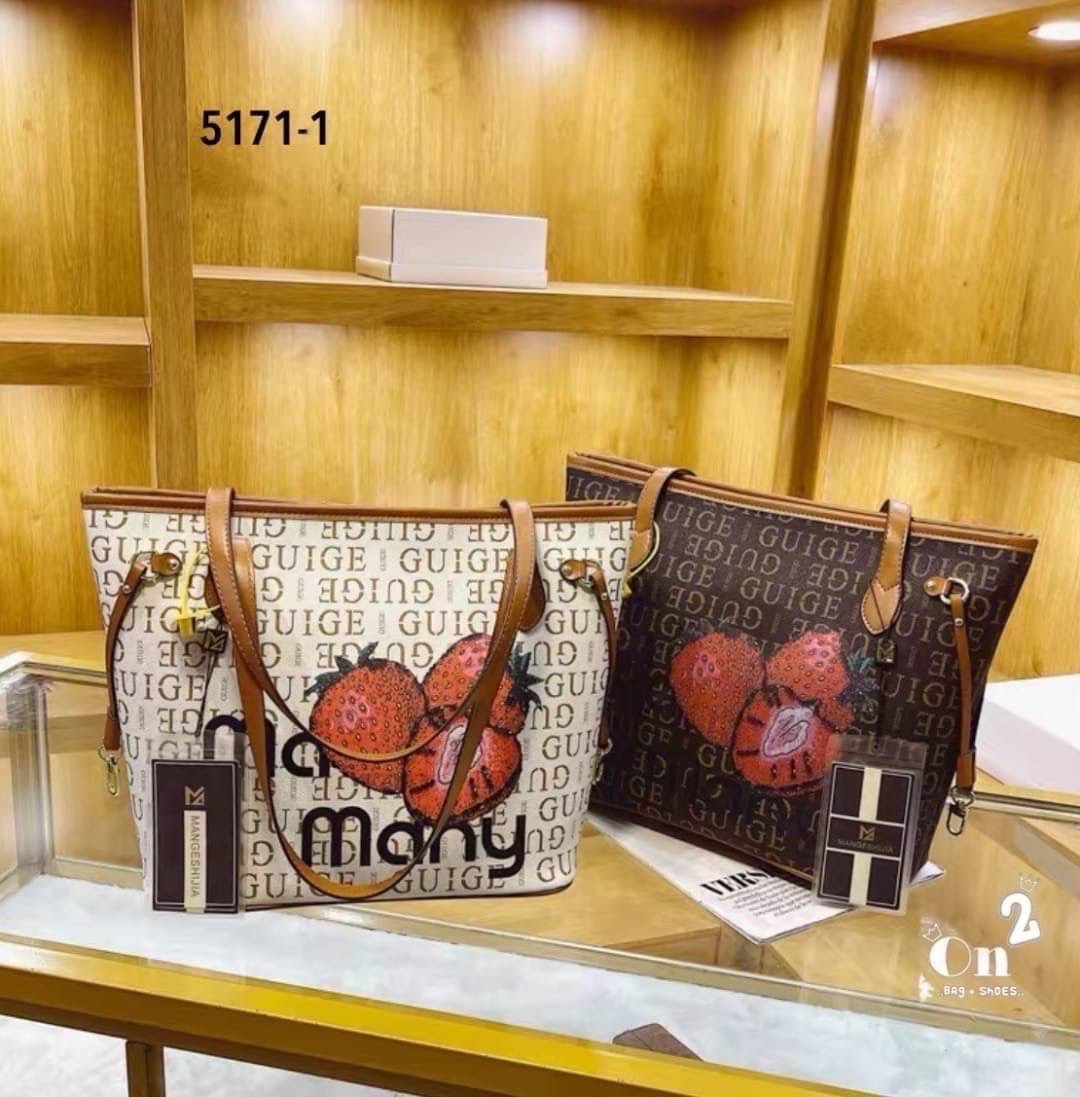 NEW-IN 🤎 Tote bag ทรงนี้จุได้เยอะมากๆค่า ใส่ I Pedได้นะคะ มาใหม่ ลายโมโนแกรมสวยหรู ดูแพงค่ะ👏🏻✨แนะนำสุดๆค้า จุได้เยอะ