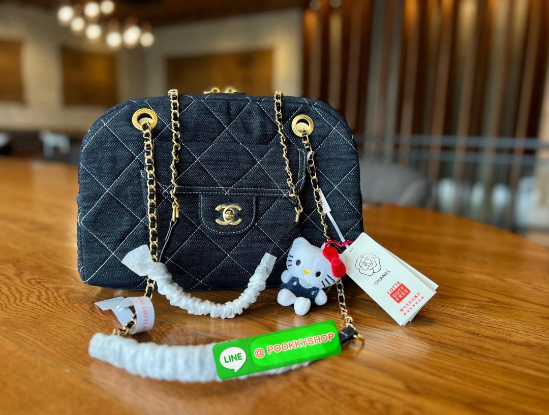 NEW ARRIVAL! LIMITED EDITION จาก Vip gift duty free ตปท. CHANEL DENIM SHOULDER BAG WITH KITTY
