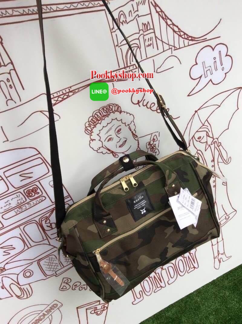 ANELLO 2 WAY POLPESTER CANVAS BOSTON BAG รุ่นใหม่ล่าสุดจากแบรนด์ที่ทุกคนรู้จัก รุ่นนี้วัสดุผ้าแคนวาสเนื้อนิ่มและน้ำหนักเบา ปากกระเป๋ามีโครงเป็นเอกลักษณ์จุดเด่น หูสูง 20 ซม. ด้านหน้ามีช่องซิปใส่ของได้ เปิดปิดด้วยซิปคู่ ภายในกว้าง ใบใหญ่ ใส่หนังสือหรือ A4 โ
