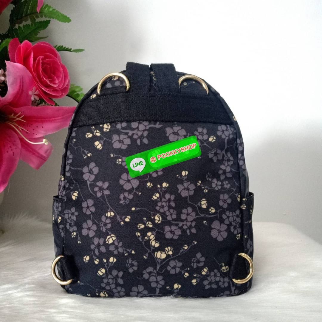 Kipling Basic Mini Backpack กระเป๋าเป้มินิ วัสดุ Nylon +ซับใน Polyester ขนาดใบเล็กระทัดรัด ใช้งานง่าย ด้านหน้ามีซิป pocket สำหรับใส่ของเล็กน้อย ช่องหลักโล่งกว้างใส่ของได้เยอะ พร้อมช่องซิปผนังข้างหลังและช่องแยกสำหรับใส่ของอีกฝั่ง สามารถใช้งานได้ ถึง 3 แบบ