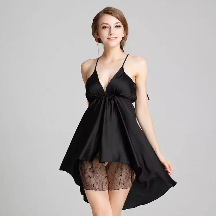 ชุดนอนสายเดี่ยว เซ็กซี่ สีดำ ชุดนอนผ้าไหม สีดำ แต่งซ้อนทบด้านหน้า ด้านในซ้อนลูกไม้เซ็กซี่ ซีทรู แบบมัดใหล่ สวยเซ็กซี่ มากคะ
