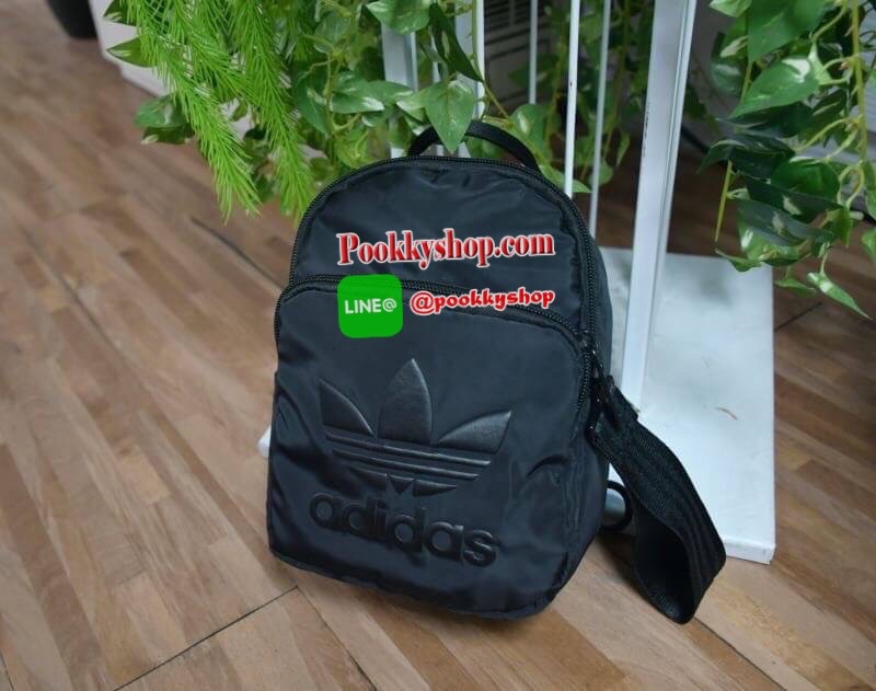 Adidas Mini shoulder bag & Backpack กระเป๋าเป้สะพายหลัง ขนาดmini เปิด-ปิด ด้วยซิป วัสดุ Nylon น้ำหนักเบา ภายโล่ง ใส่โทรศัพท์ กระเป๋าตังค์ได้ มีช่องซิปด้านหน้า1ช่อง มีสายสะพาย2เส้น สะพายข้างหรือเป้ได้ สีน่ารักๆ เข้าได้กับเสื้อผ้าทุกสีเลยค่า!!