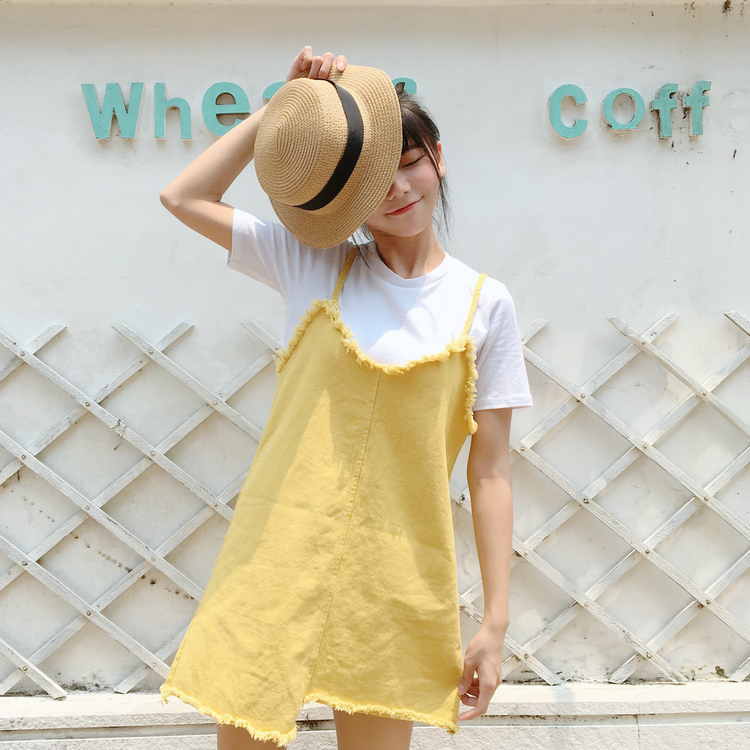 เดรสยีนส์แฟชั่นขอบรุ่ย สายเดี่ยว สีเหลืองน่ารักสดใส พร้อมเสื้อยืดสีขาว