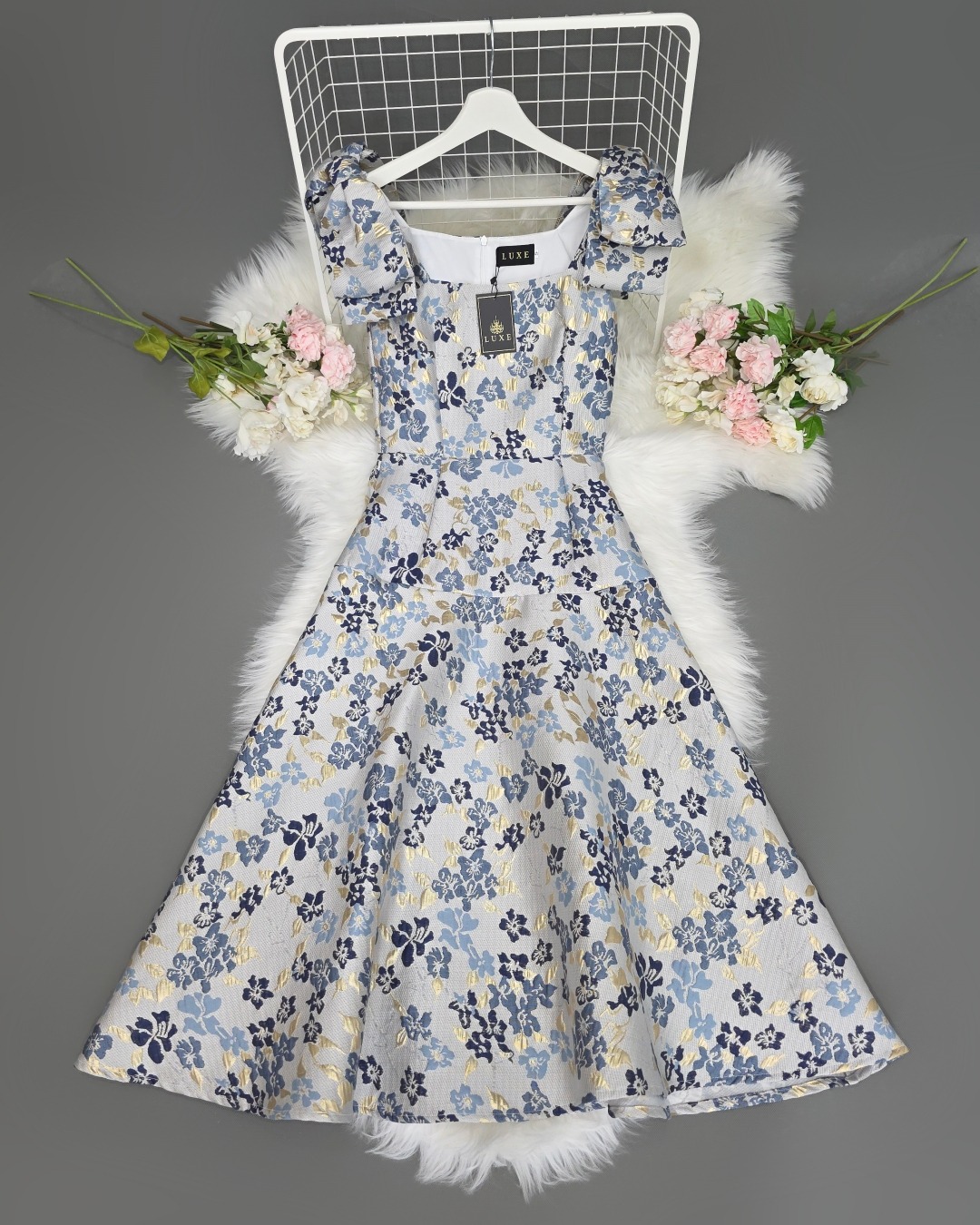 เดรสแฟชั่น เดรสเสื้อกล้ามแขนกุด กระโปรงบาน