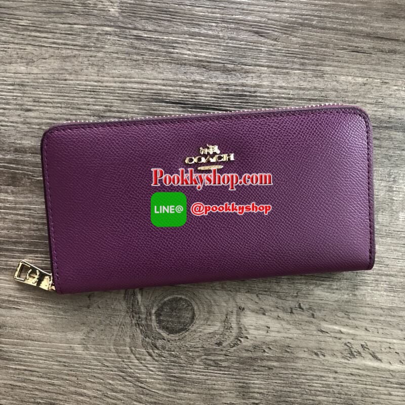 COACH Women Accordion Zip Wallet in Embossed Textured Leather กระเป๋าสตางค์ใบยาว เปิด-ปิดกระเป๋าด้วยซิปรอบ ด้านในมีช่องใส่บัตร ช่องใส่ธนบัตร และช่องซิปใส่เหรียญค่ะ ด้านหลังมีช่องใส่บัตร 1 ช่อง