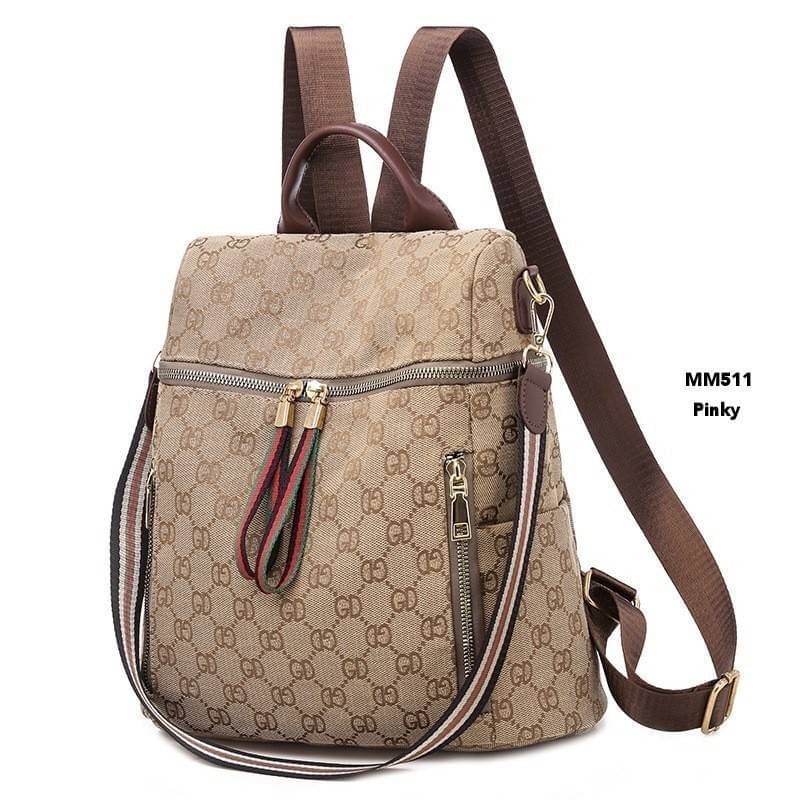 พร้อมส่ง เป้ GD 2 in 1 งานนำเข้า ขิดทอง สวยมาก ซิปหน้ากระเป๋าด้านหน้า ซิปข้างใช้งานได้ ใช้งานได้ทั้งเป้และสะพายข้าง มีสายสะพายข้างงานดีมาก ใบใหญ่ จุเยอะ