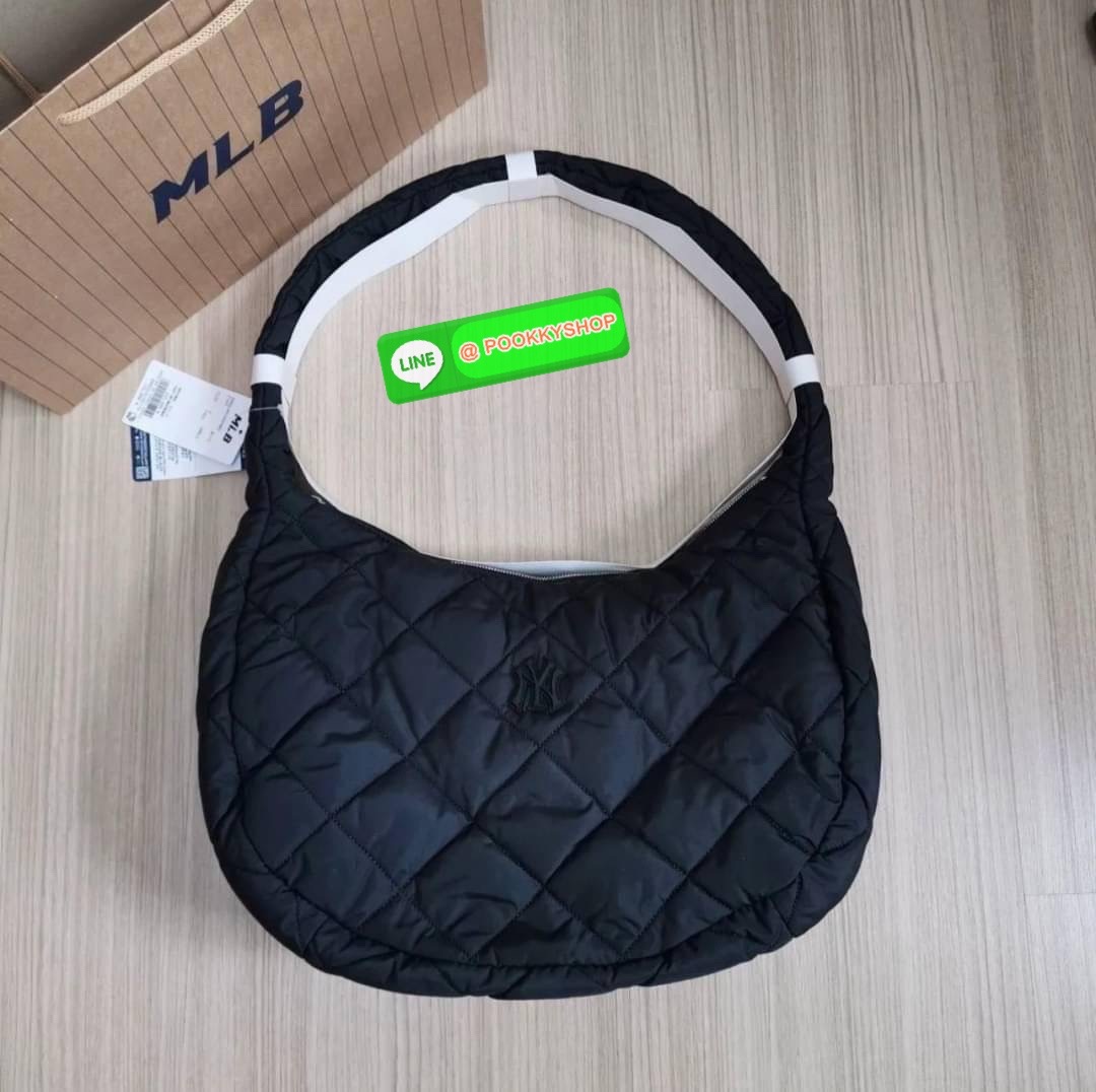 MLB กระเป๋าทรงhoboใบใหญ่ น้องเป็นรุ่นซอร์ฟนุ่มนิ่ม น่าใช้ ไอเทมสายสตรีท (สายปรับระดับไม่ได้นะคะ)