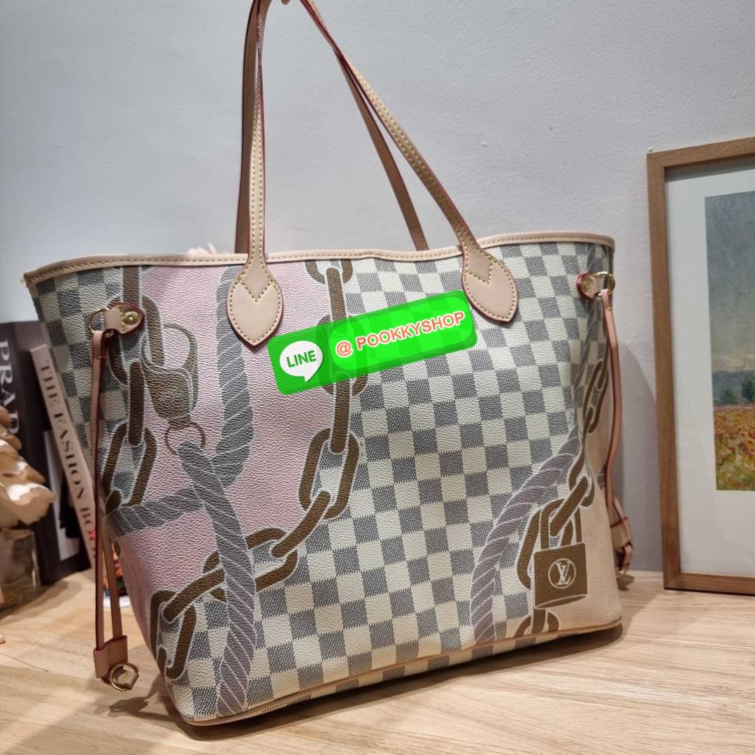 NEW IN!! LV 2IN1 TOTE SET WITH NAUTICAL PRINT ดีไซน์ใหม่ต้อนรับฤดูร้อน กับกระเป๋าสะพายไหล่ใบใหญ่ทรง tote มาพร้อมใบลูก พรีเมี่ยมกิ๊ฟสุดคุ้ม!! คลาสสิคที่สุด เป็นอีกรุ่นที่มีคนใช้เยอะมากๆ โทนสีละมุน วัสดุหนังแคนวาสปั๊มลายเต็มใบ ปากกระเป๋ามีหูเกี่ยว ด้านข้างม