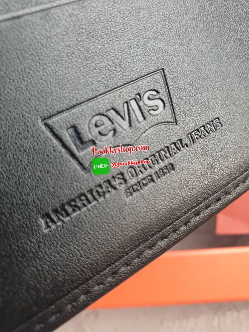 NEW ARRIVAL!! LEVI’S REAL LEATHER BELT & WALLET VALUE PACK ซื้อ1ได้ถึง2ใบ! เซทสุดคุ้ม! ได้ทั้งกระเป๋าสตางค์พับสองตอนและเข็มขัด วัสดุหนังวัวแท้ กระเป๋าสตางค์ปั้มโลโก้ด้านหน้า ภายในมีช่องใส่บัตร ช่องใส่ธนบัตร 2 ช่อง แยกเป็นสัดส่วน เข็มขัดด้านหนึ่งสีดำอีกด้า