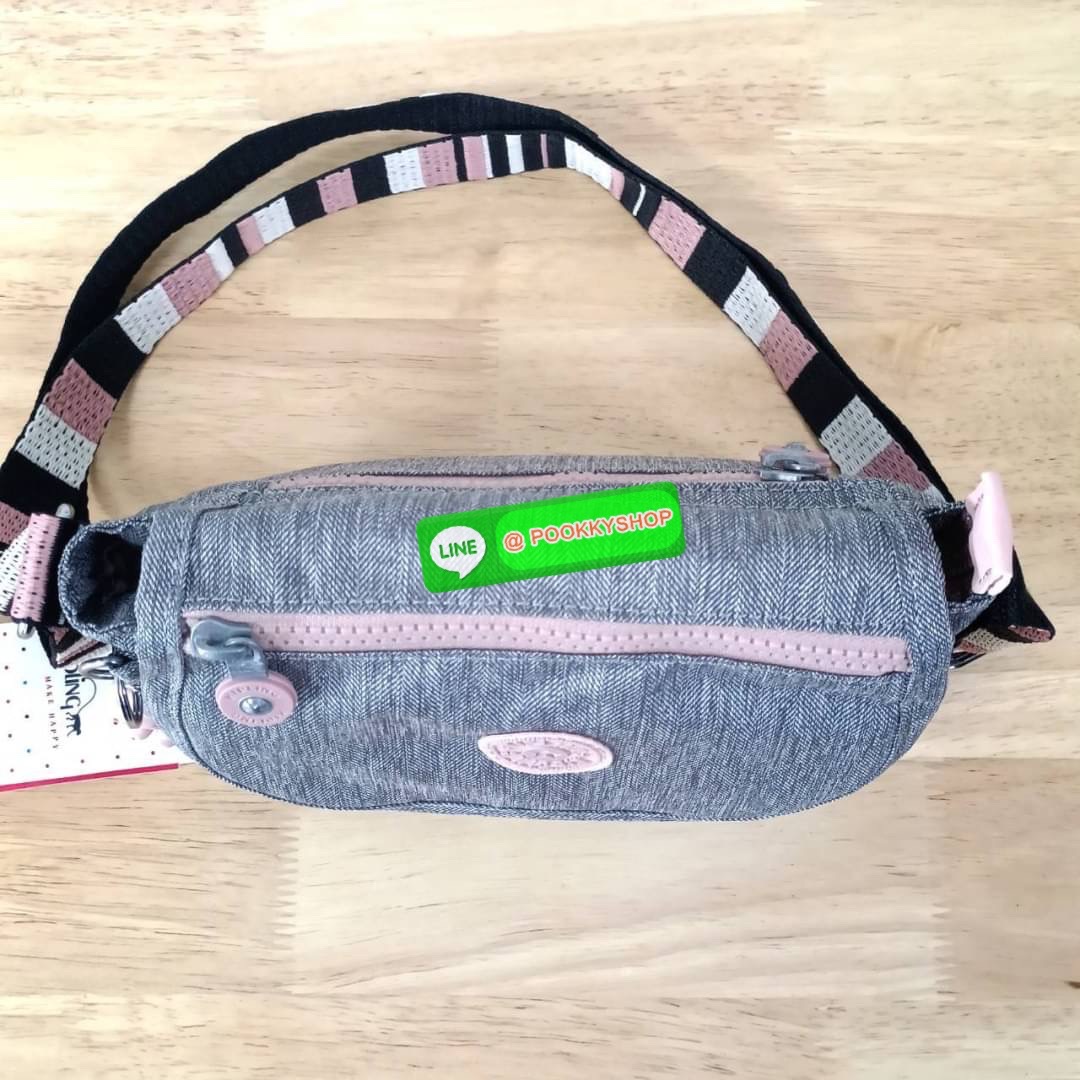 KIPLING SABIAN CROSSBODY MINI BAG กระเป๋าสะพายข้าง วัสดุ Nylon & Polyester 100% ขนาดเล็กกำลังน่ารัก เปิด-ปิดด้วยฝาปิดกระดุมแม่เหล็กและซิปแบรนด์ ด้านในมีแท็กแบรนด์