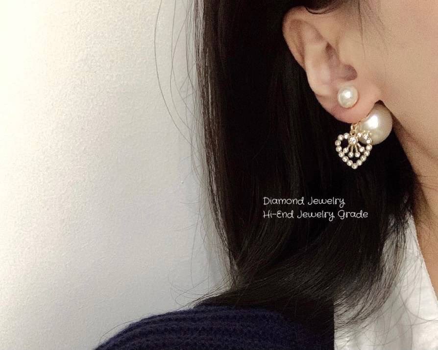 Super Hi-End Quality !!!!! ((เกรด 1:1 ดีที่สุดในท้องตลาด แสตมครบค่ะ)) Dior Tribales Earrings คอลเลคชั่นใหม่ล่าสุดเลยคร่า งาน 1:1 เหมือนในช็อปเป๊ะๆ ต่างหูดิออรุ่นใหม่ ล่าสุดชนช็อป ดีไซน์สวยมากๆค่ะ ประดับอะไหล่ทองเงาอย่างดี งานสวยไร้ที่ติดนะคะ สาวกดิออต้องไ