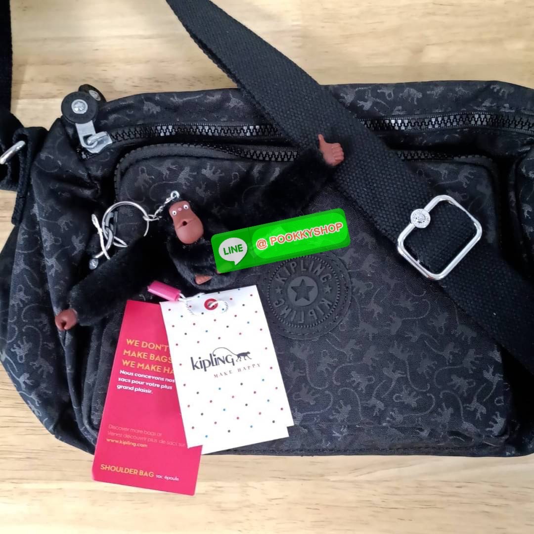 KIPLING RETH CROSSBODY BAG ซับในตาราง วัสดุ Nylon+polyester กระเป๋าสะพายข้างหรือ สะพาย Crossbody ได้ ช่องหน้าเปิด-ปิด ด้วยซิป พร้อมช่องแยกบ่อยด้านข้าง ช่องหลัก 2 ช่อง ด้านในโล่งกว้าง สามารถจุสัมภาระได้เยอะ พร้อมช่องซิปหลัง สายสะพายปรับระดับสั้น-ยาว ได้ fr