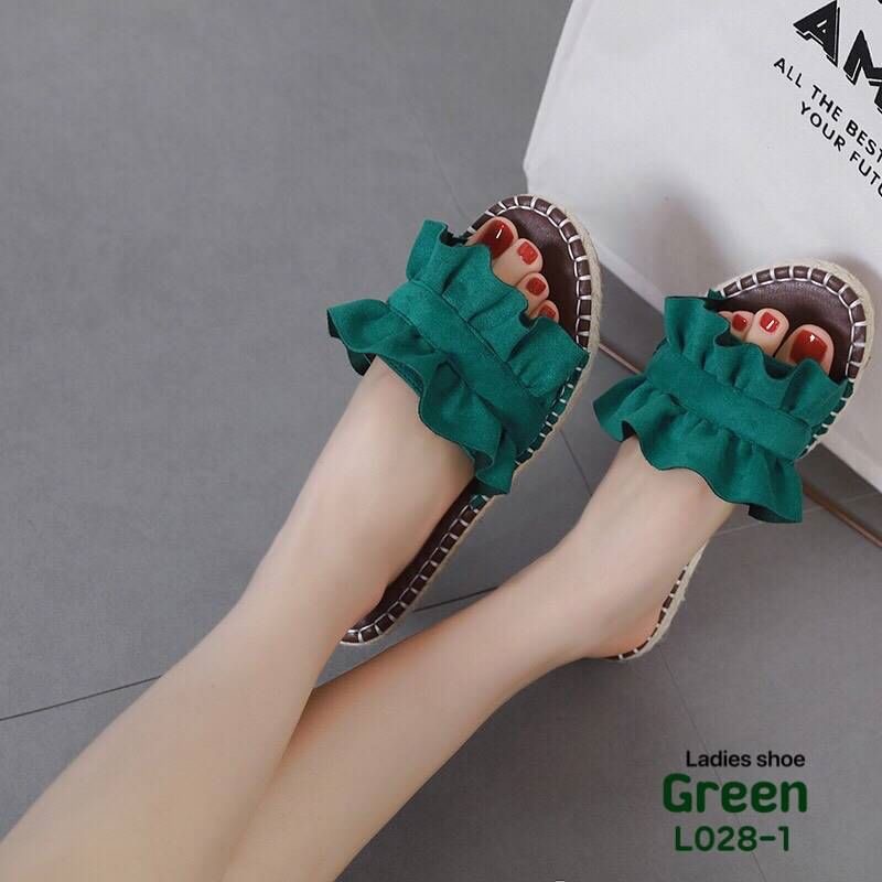 พร้อมส่งงานนำเข้า รองเท้าแตะแฟชั่นแบบสวมวัสดุพื้นปอสานทรงสวมหนังสักหลาด แต่งชายระบายพรางเท้าสวย พื้นเย็บอย่างดีโทนสีขับผิว ใส่ลำลองสบายๆ