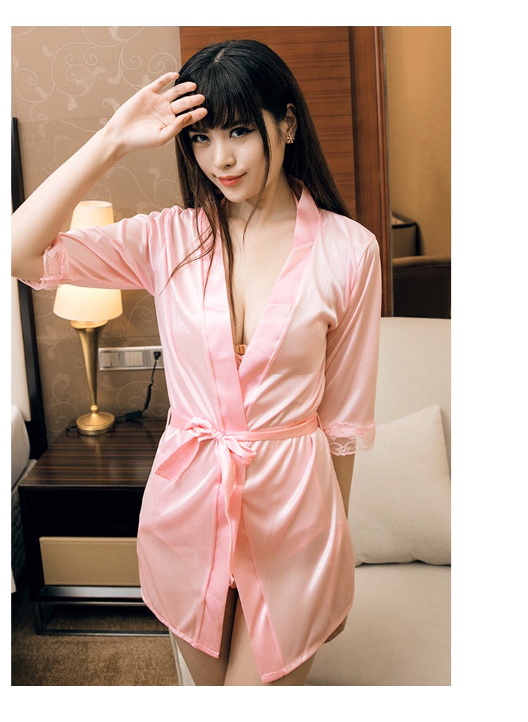 เสื้อคลุมเซ็กซี่ ผ้าไหมซาติน ผ้านิ่ม ลื่น ใส่สบายมากคะ พร้อมสายผูก + G-stringขนาด :free size