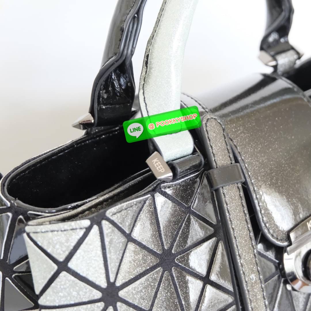 สินค้าเข้าใหม่ 𝗞𝗘𝗘𝗣 𝐀𝐋𝐈𝐙 𝗖𝗢𝗟.𝟮 ลายใหม่ ( DIAMOND PATTERN ) ทรงสวย ขายดี ขนาดกำลังดี และที่สำคัญ !! น้ำหนักเบา ไม่รอช้าทางแบรนด์เลยทำ สีใหม่มาเพิ่มลูกเล่นให้กับ