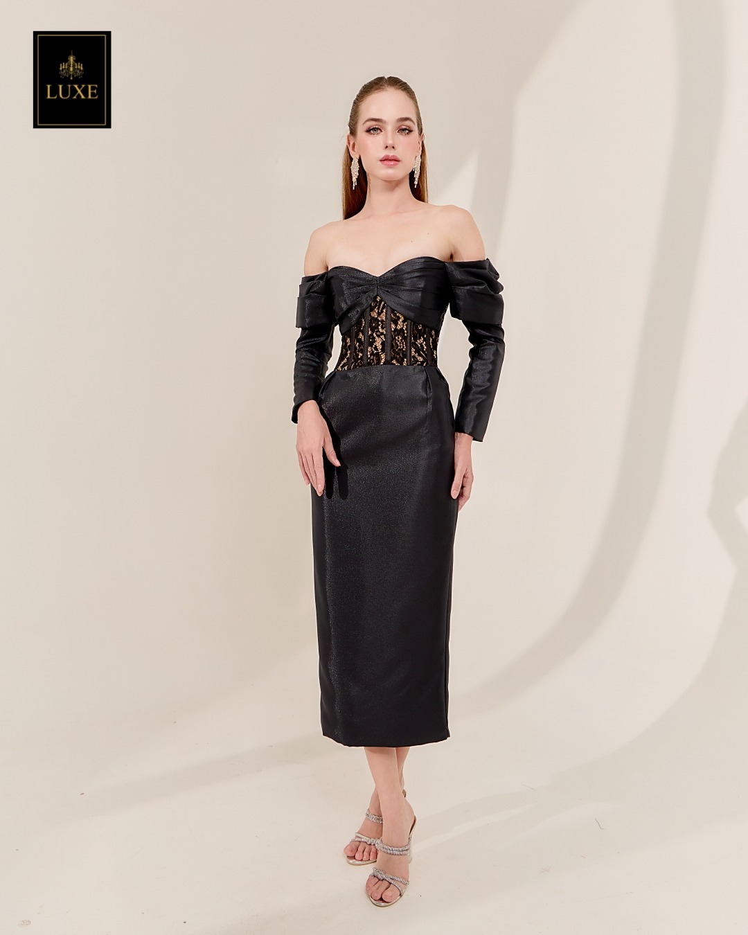 เดรสแฟชั่น เดรสเสื้อเปิดไหล่แขนยาว กระโปรงทรงสอบ