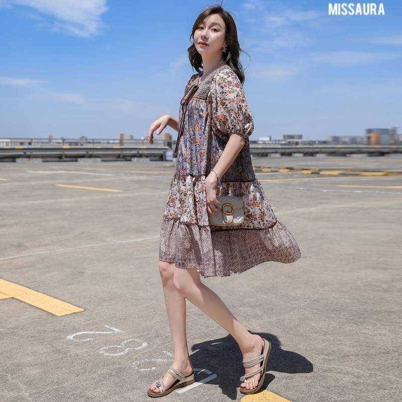 🍂Romaine Dress🍂 เดรสเกาหลี โทนสีน้ำตาลช่วงฤดูใบไม้ผลิบาน สวยมากก สีน้ำตาลส้มโทนอุ่นๆ ดีเทลน่ารักเข้ากับลายผ้า คอสม๊อคกุ้นขอบทั้งตัว แขนบอลลูนพอง กระโปรงระบายออกเป็นชั้นๆ เพิ่มความหวานให้ตัวเดรส ลายผ้าสลับกันสวยมากค่า ซัมเมอร์นี้ห้ามพลาดน้อ