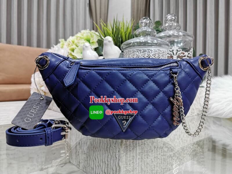 NEW ARRIVAL! Guess Kyli Fanny Pack Belt Bag 2019 กระเป๋าสะพาย/คาดเอว/คาดอกรุ่นใหม่ล่าสุดจาก GUESS FACTORY วัสดุหนังเเกะสังเคราะห์แบบนิ่มลายตารางเปิดปิดด้วยซิป ด้านหน้าประดับโซ่ห้อยโลโก้ดูมีดีเทล ด้านหลังมีช่องซิป ภายในมีโลโก้และช่องซิป สะพายได้หลายแบบไม่จ