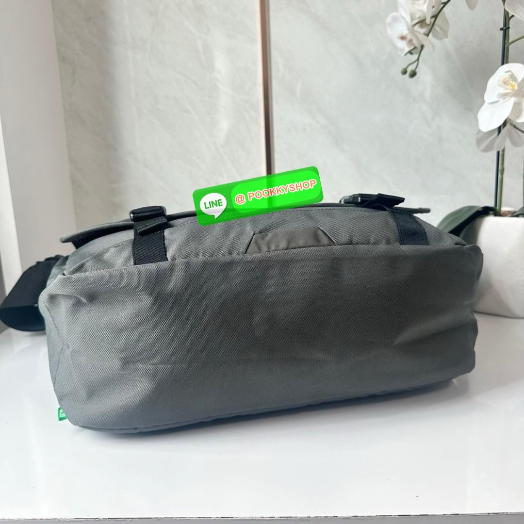 he North Face SUPER MESSENGER BAG L NN2PQ00J BLACK UNISEX 🔖กระเป๋าสะพายข้างมัลติฟังก์ชั่น! ทันสมัยและใช้งานได้หลากหลาย Item ที่ต้องมีเมื่อออกไปข้างนอก! ใช้งานได้จริงและมีสไตล์อเมริกันเทห์สุดๆ สามารถใช้ได้ทั้งผู้หญิงผู้ชาย สะพายไปทำงานไปเรียน เที่ย