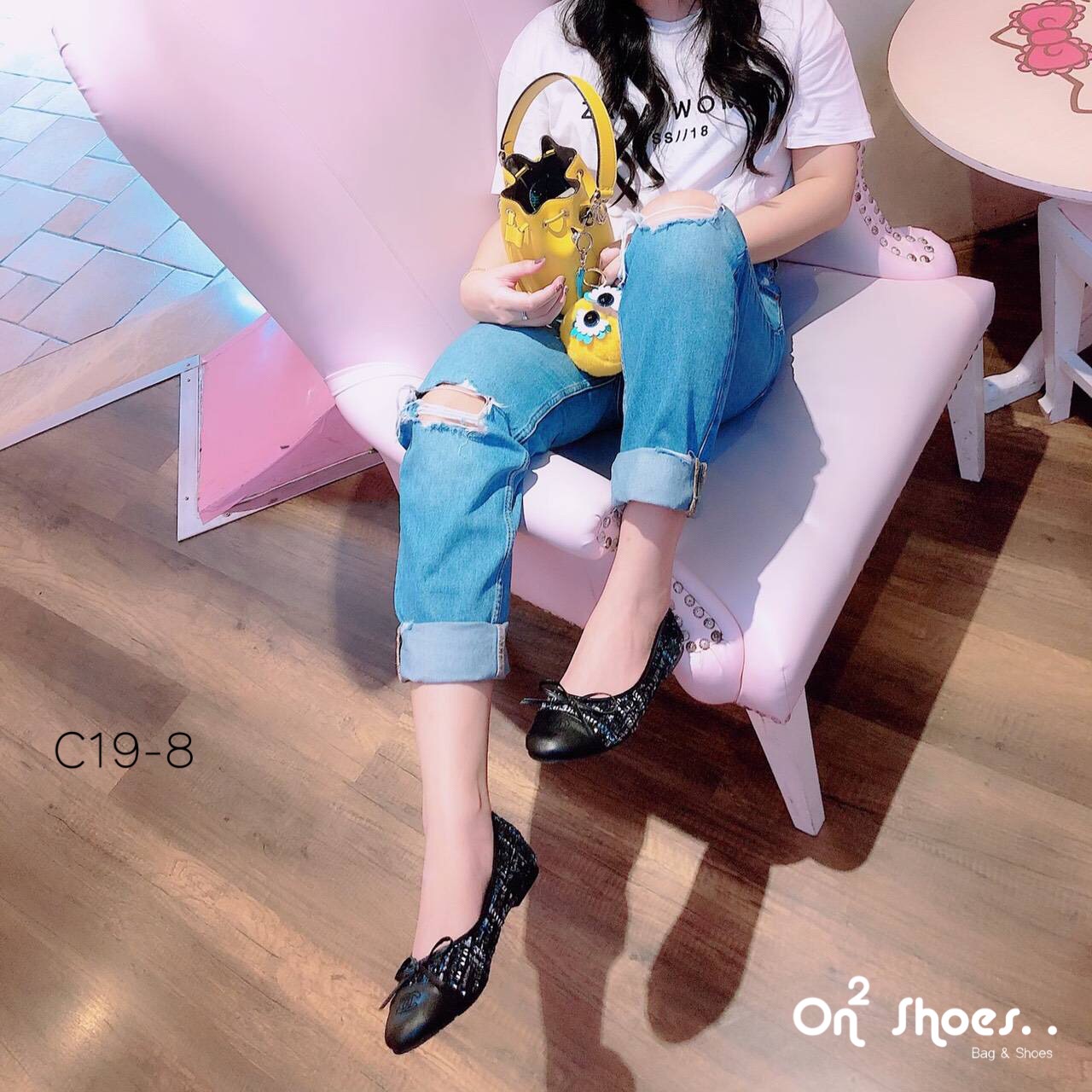 Chanel flat tweed shoes ตัวใหม่พร้อมส่งคะ chanel ปัก cc ผ้าทวิต ทรงบัลเลต์ น่ารักมาก หน้าประดับโบเย็บกุ้นขอบพื้นปั้มแบรนด์ บุนุ่ม ทรงสวยเก็บหน้าเท้าได้ดีมากๆคะ