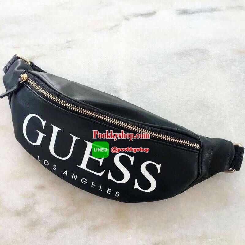 GUESS Women Fanny Pack กระเป๋าคาดอก คาดเอว สุดฮิตมาแรง ผลิตจากหนัง pu เนื้อนิ่ม สกรีนโลโก้แบรนด์ สวยเท่ใช้ได้ทั้งชาย/หญิง ใบกระทัดรัด สายปรับยาวได้หลายระดับ