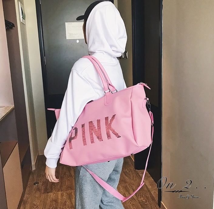 victoria secret pink bag เข้าแล้วจ้างานตัวสวยpink เหมือนเดิมเพิ่มเติมคือสีชมพูน่ารักน่ารัก กระเป๋าเดินทาง victoria secret ปักหน้า pink อเนกประสงค์สุดๆใช้ได้หลายโอกาส