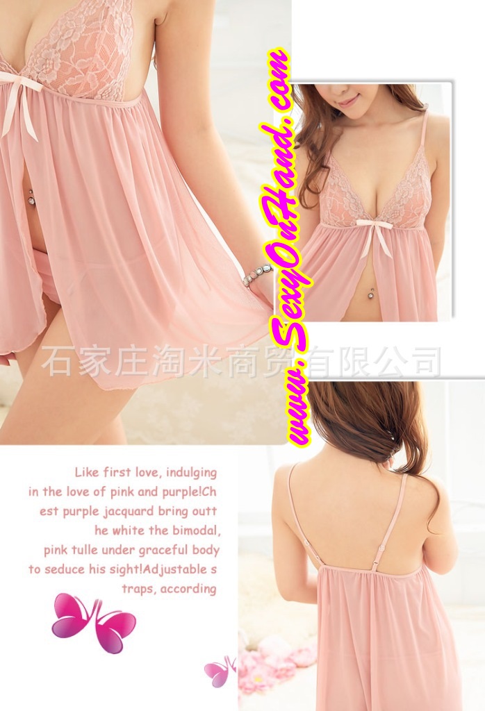 ชุดนอนซีทรู สีพีช สายเดี่ยว แต่งลูกไม้ช่วงอก ติดริบบิ้น แหวกหน้า เพิ่มความเย้ายวน สีหวาน คุณหนูมากๆ เลยคะ พร้อมจีสตริงเข้าชุดคะ