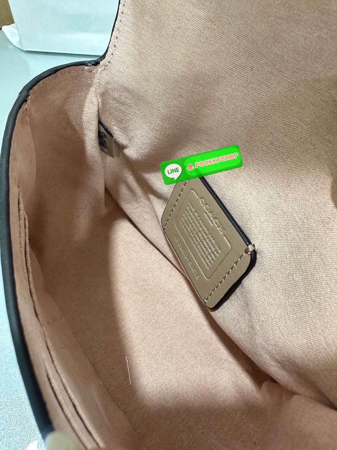 COACH CX575 – Mini Lillie Carryall “เล็กหรู ใช้ง่ายทุกโอกาส 🖤✨ COACH CX575 Mini Lillie Carryall ที่แมตช์ง่าย ใบเดียวก็ครบทั้งวันทำงานและวันเที่ยว”