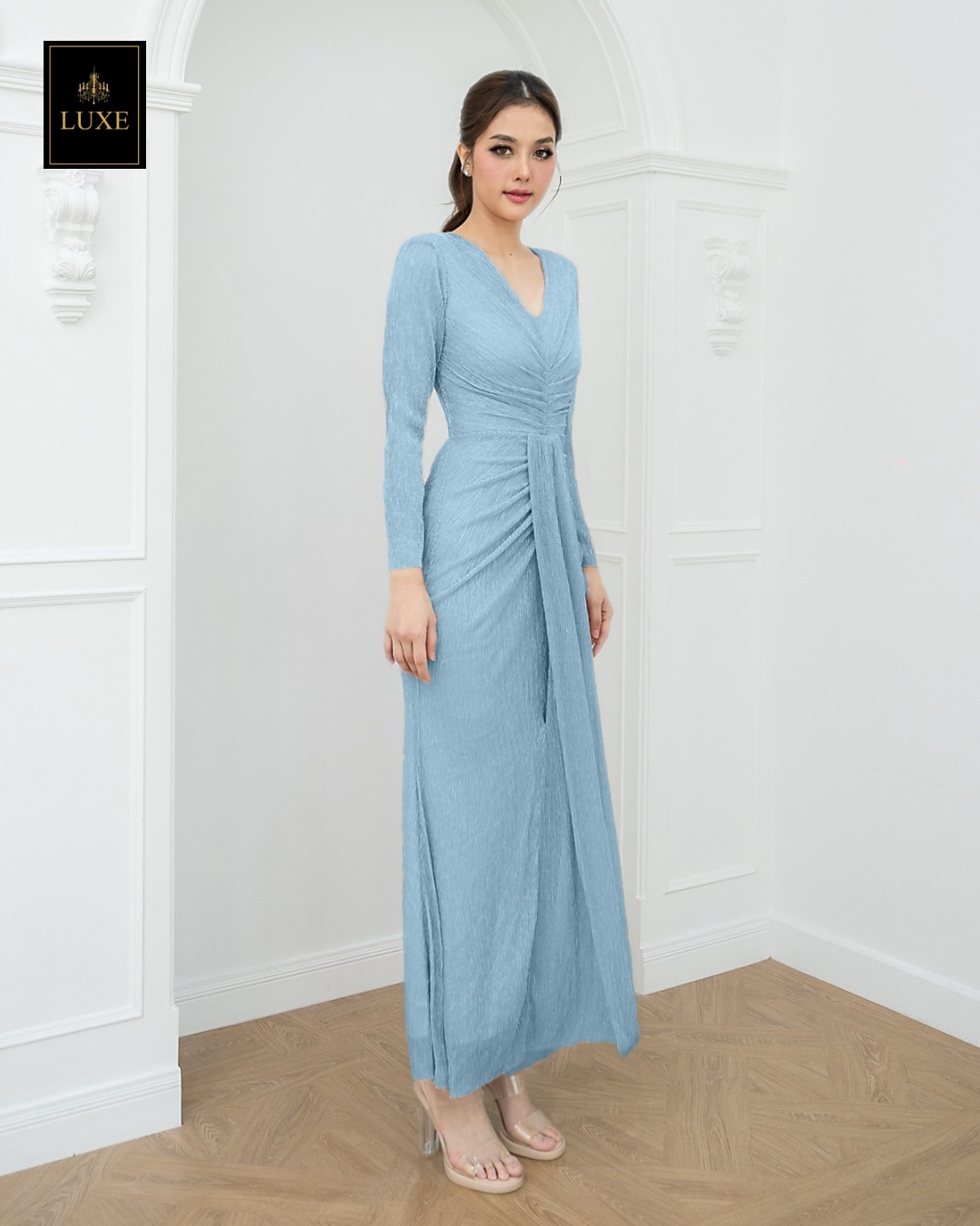 เดรสแฟชั่น แม็กซี่เดรสเสื้อคอวีแขนยาว กระโปรงเข้ารูปตรงสะโพก