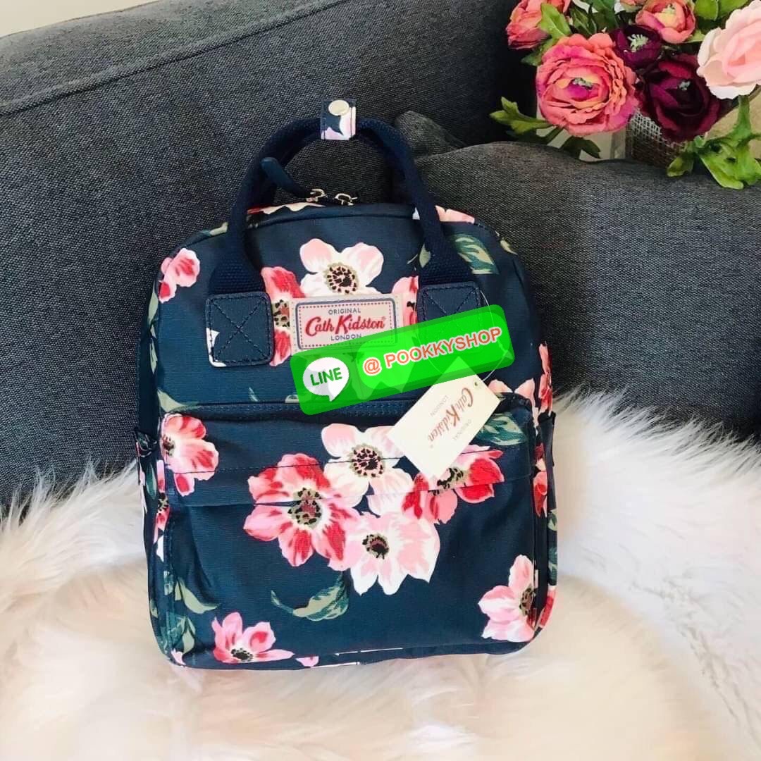 Best Seller !! Cath Kidston Multi Strap Backpack กระเป๋าสะพายเป้รุ่นมินิ แบรนด์ดังสไตล์วินเทจสุดฮิต วัสดุ Canvas เคลือบกันน้ำสามารถเช็ดทำความสะอาดได้ เปิดปิดด้วยซิปสะดวกใช้ ด้านหน้าประดับโลโก้แบรนด์ พร้อมช่องซิปด้านนอกใส่กระเป๋าสตางค์ มือถือได้ ด้านในมีช่
