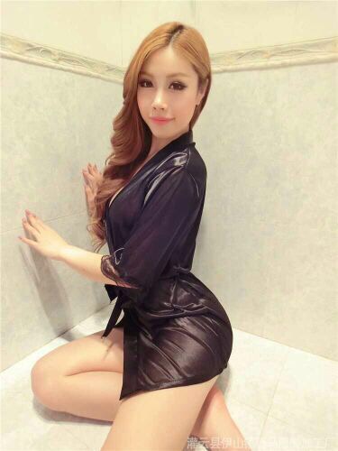 เสื้อคลุมเซ็กซี่ กิโมโน ผ้าไหมเทียม สีดำ ผ้านิ่ม ลื่น ใส่สบายมาก พร้อมสายผูก + กางเกงใน G-string