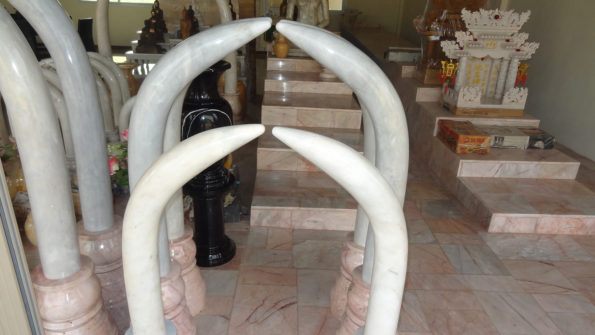 งาช้างคู่ หินอ่อน ขนาดสูง 180 ซ.ม.