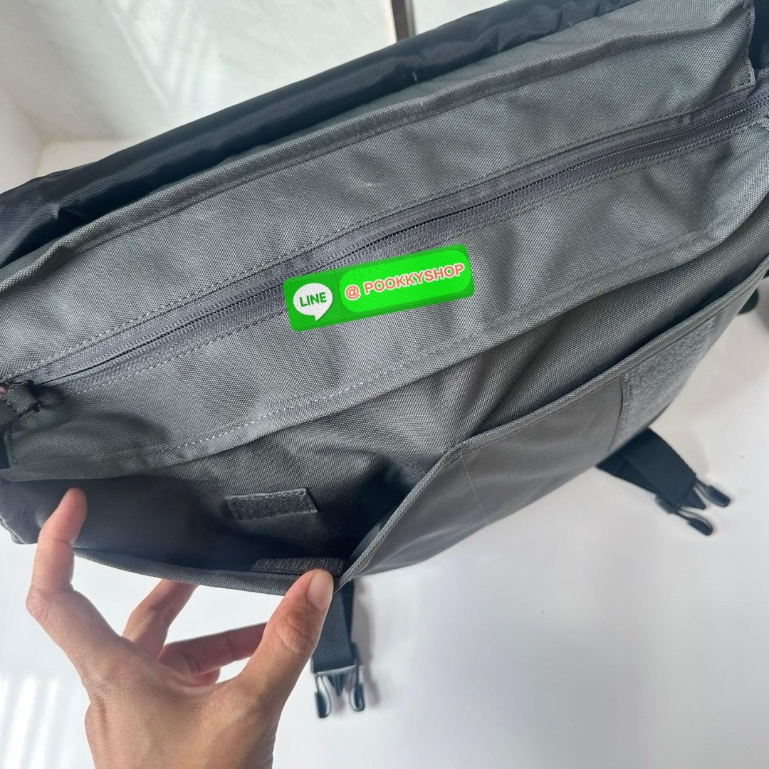he North Face SUPER MESSENGER BAG L NN2PQ00J BLACK UNISEX 🔖กระเป๋าสะพายข้างมัลติฟังก์ชั่น! ทันสมัยและใช้งานได้หลากหลาย Item ที่ต้องมีเมื่อออกไปข้างนอก! ใช้งานได้จริงและมีสไตล์อเมริกันเทห์สุดๆ สามารถใช้ได้ทั้งผู้หญิงผู้ชาย สะพายไปทำงานไปเรียน เที่ย